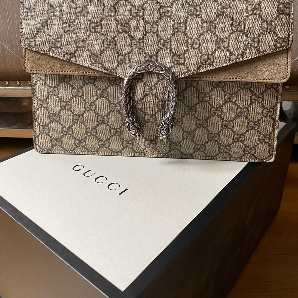 Beautiful Gucci medium GG shoulder bag. Used a few times. Brand new.